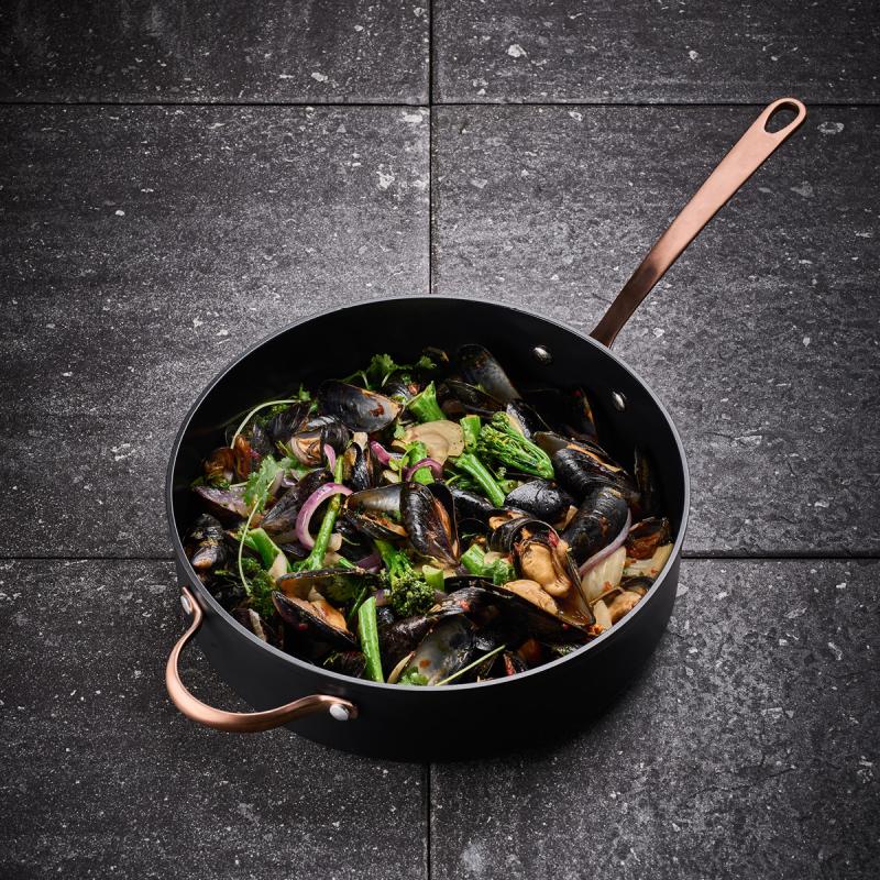 Modern House Black Copper Stekpanna 28 cm Svart/Koppar