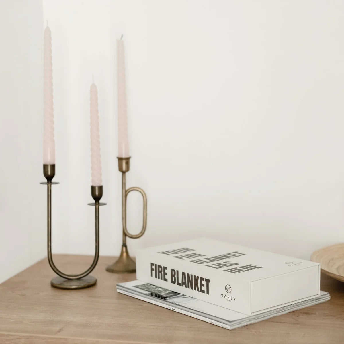 Safly Coffee Table Book med brandfilt 16x28 cm krämvit