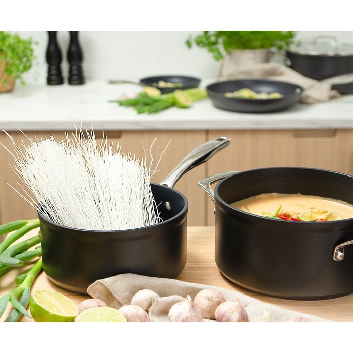 Modern House Gryta 3L Black Line 20 cm - Kockensval
