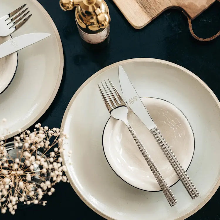 Vargen & Thor Glöd bestickset 16 delar blankt stål