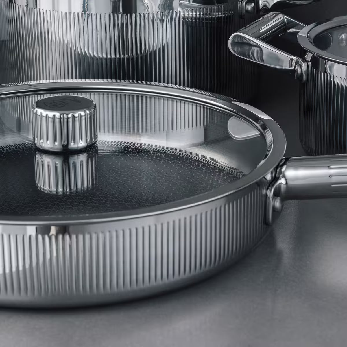 Vargen & Thor Glima traktörpanna 28 cm med lock blankt stål